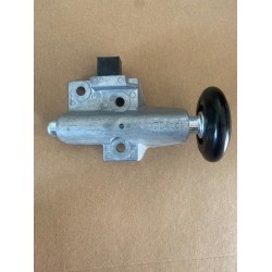 Garador Double Door Top Roller and Bracket Assembly Garador Double Door Top Roller and Bracket Assembly